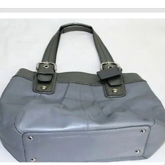 Coach pearl grey tote with patent‎ trim